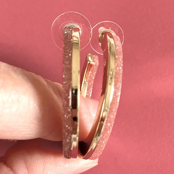 Women’s Hoop earrings, one side beautiful pinkish sparkle, other side gold. - Picture 8 of 16